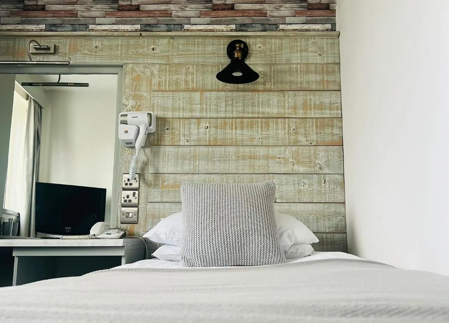 Inn On The Prom At The Fernlea Hotel Lytham St Annes